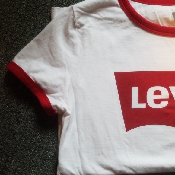 🎈 LEVI'S TSHIRT 🎈 - Picture 3 of 4